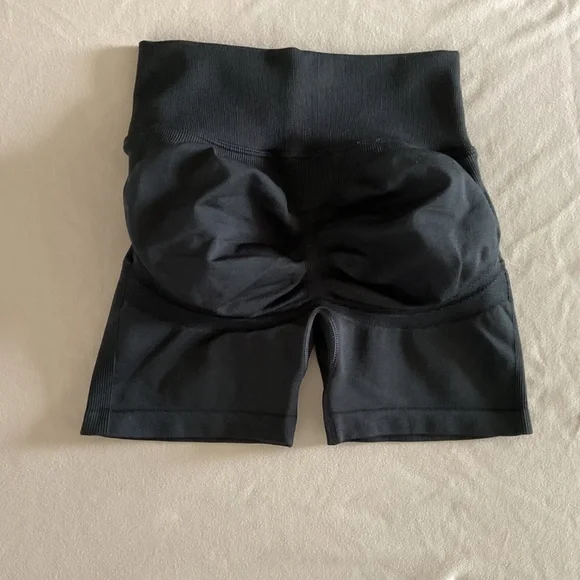 GYMSHARK ‘Lift Seamless’ Shorts, size small - Picture 7 of 12
